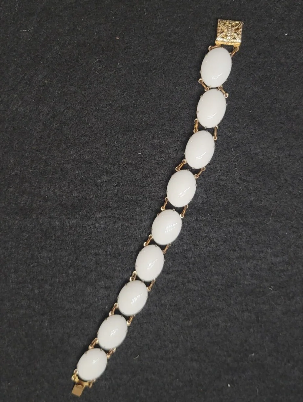 Vintage 1950s Gold Tone Milk Glass Cabochon Link Bracelet - Estate